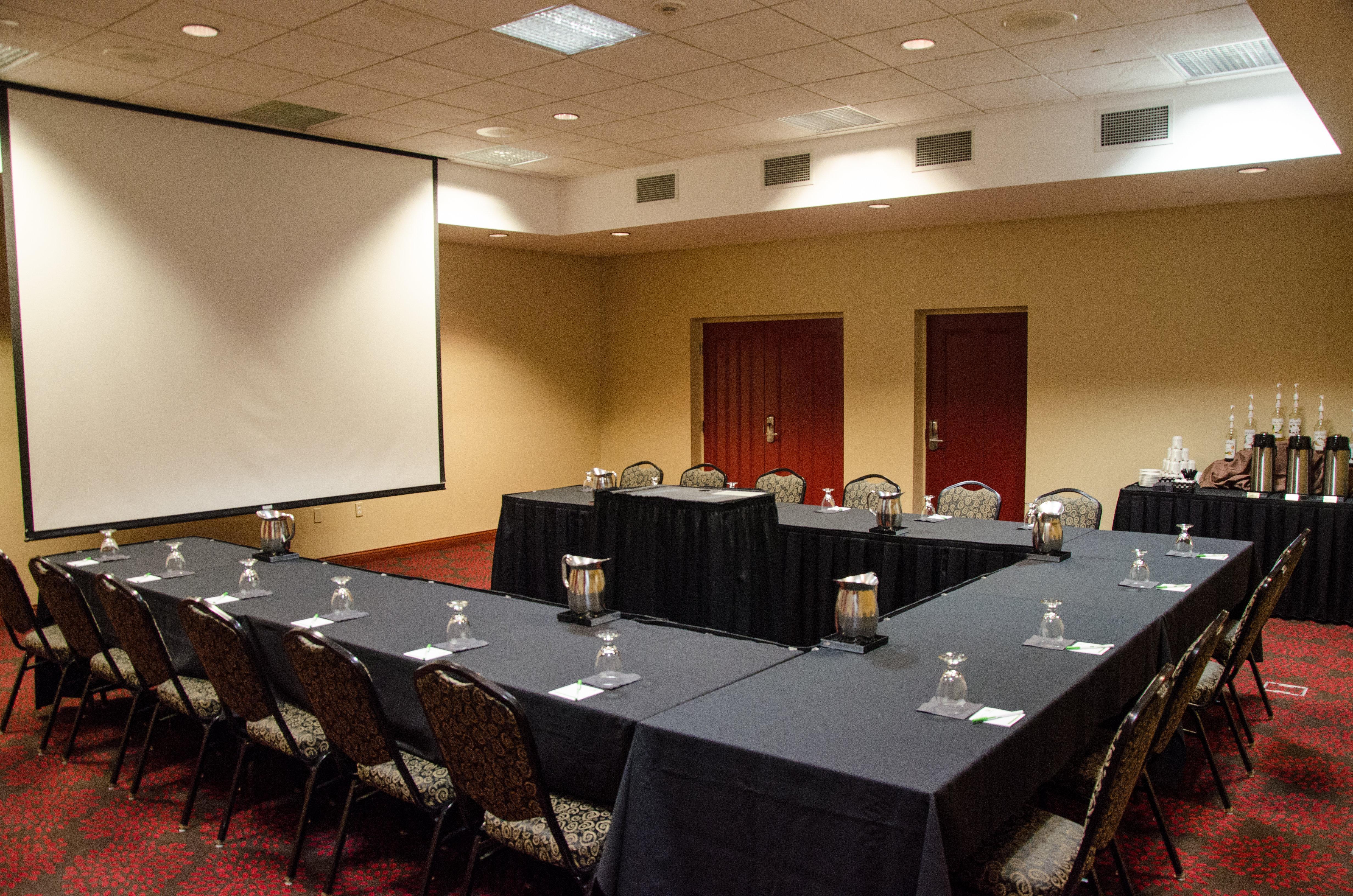 Holiday Inn Hotel Pewaukee-Milwaukee West By Ihg Exterior foto
