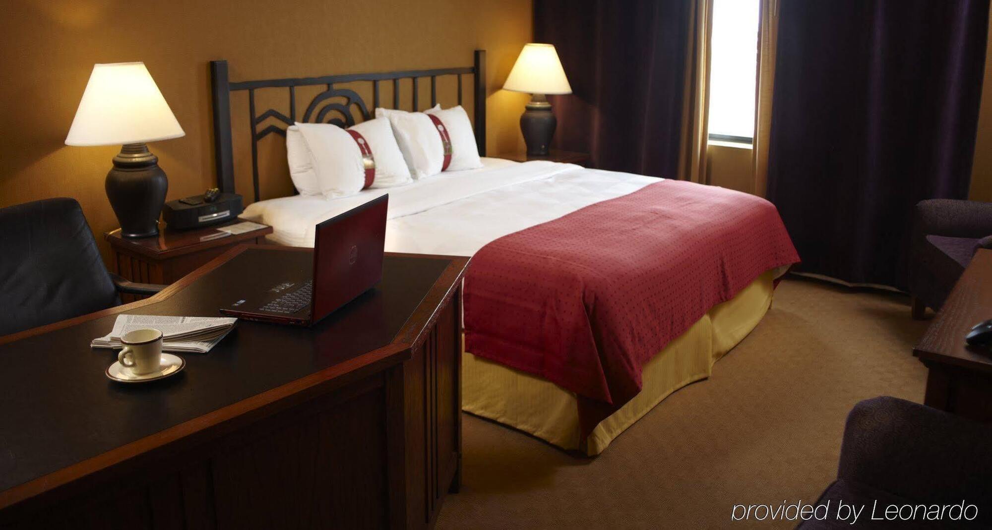 Holiday Inn Hotel Pewaukee-Milwaukee West By Ihg Exterior foto